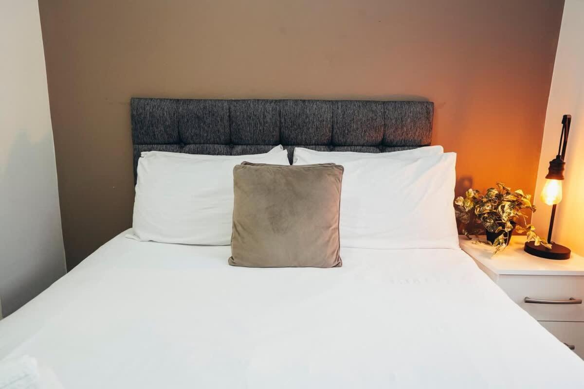1Br City Centre Apt, Self Check In, Wifi, By Derbnb Sheffield Dış mekan fotoğraf